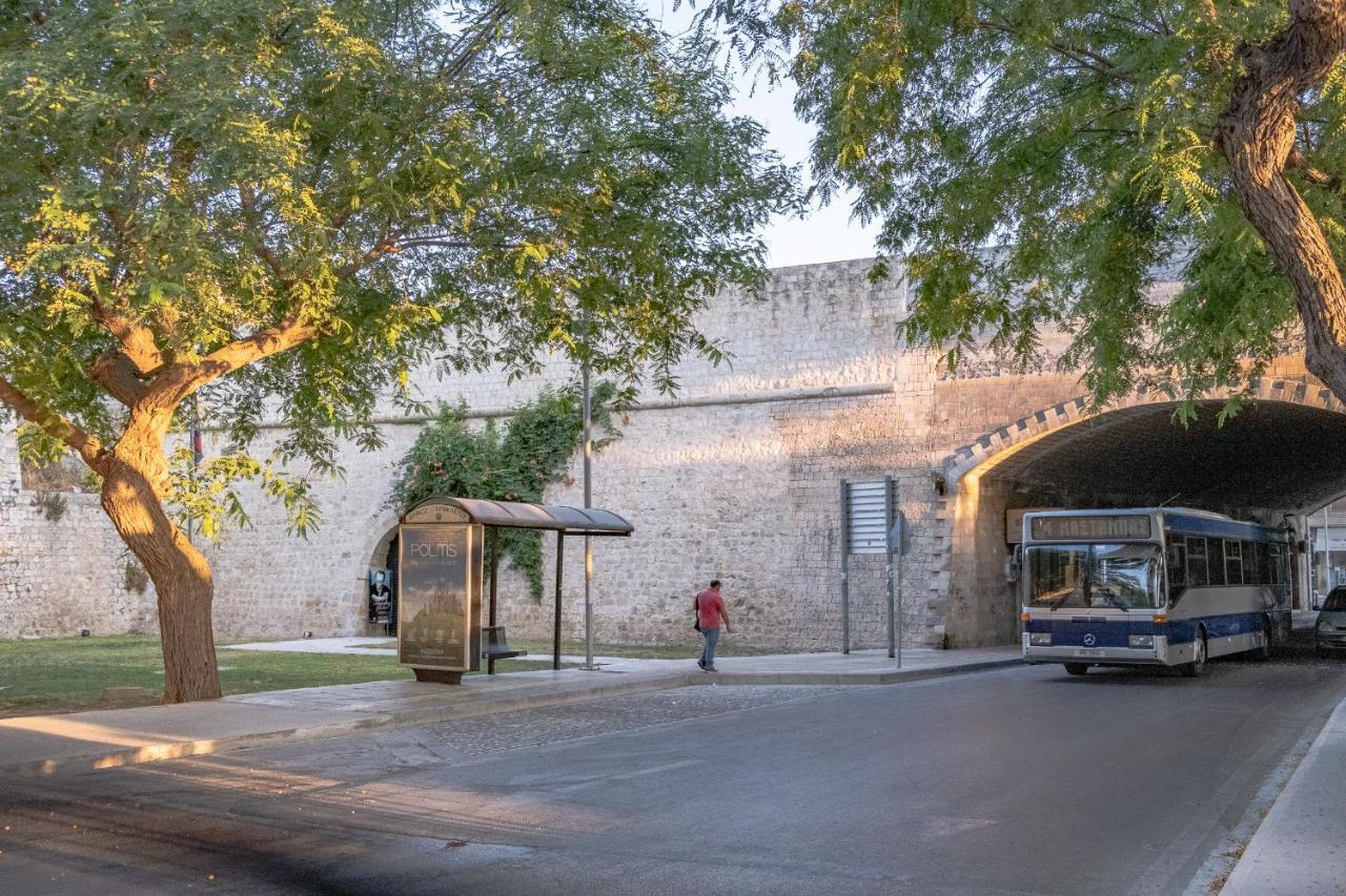The Venetian Walls Smart Apartments Heraklion  Bagian luar foto